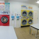 Koszty usług pralni w zależności od materiału, który chcemy wyprać
